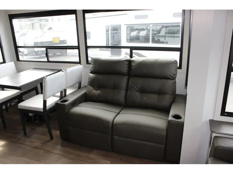 Grand Design Influence 3503GK 2027