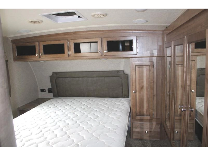 2018 Forest River Flagstaff 527rlws alt