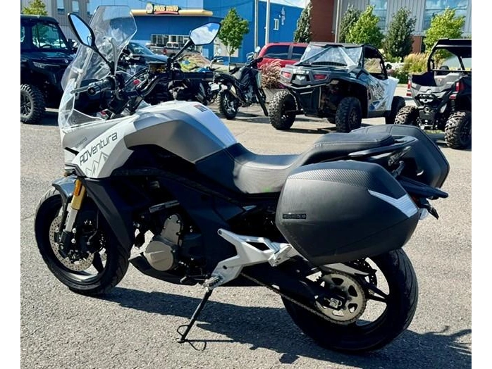 2023 Cfmoto Adventura 650 alt