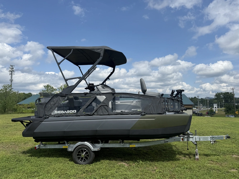 2025 Sea-doo Switch Fish 18 Ft 230 Hp Fish 18 230 alt