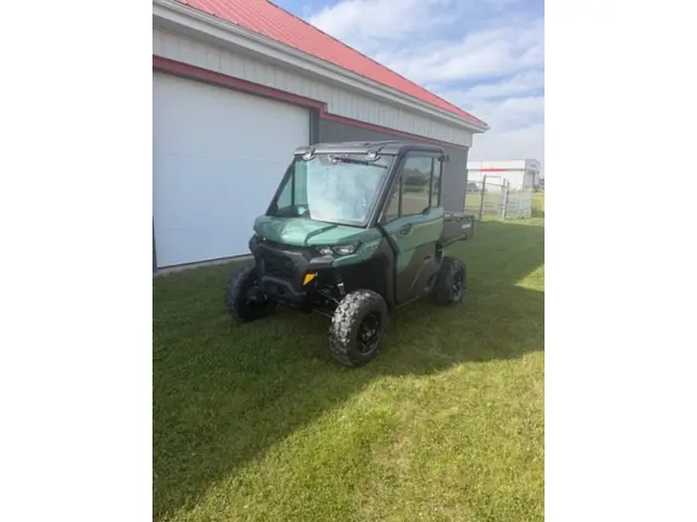 2026 Can-Am Defender Dps Cab Hv Hd9 8UTD