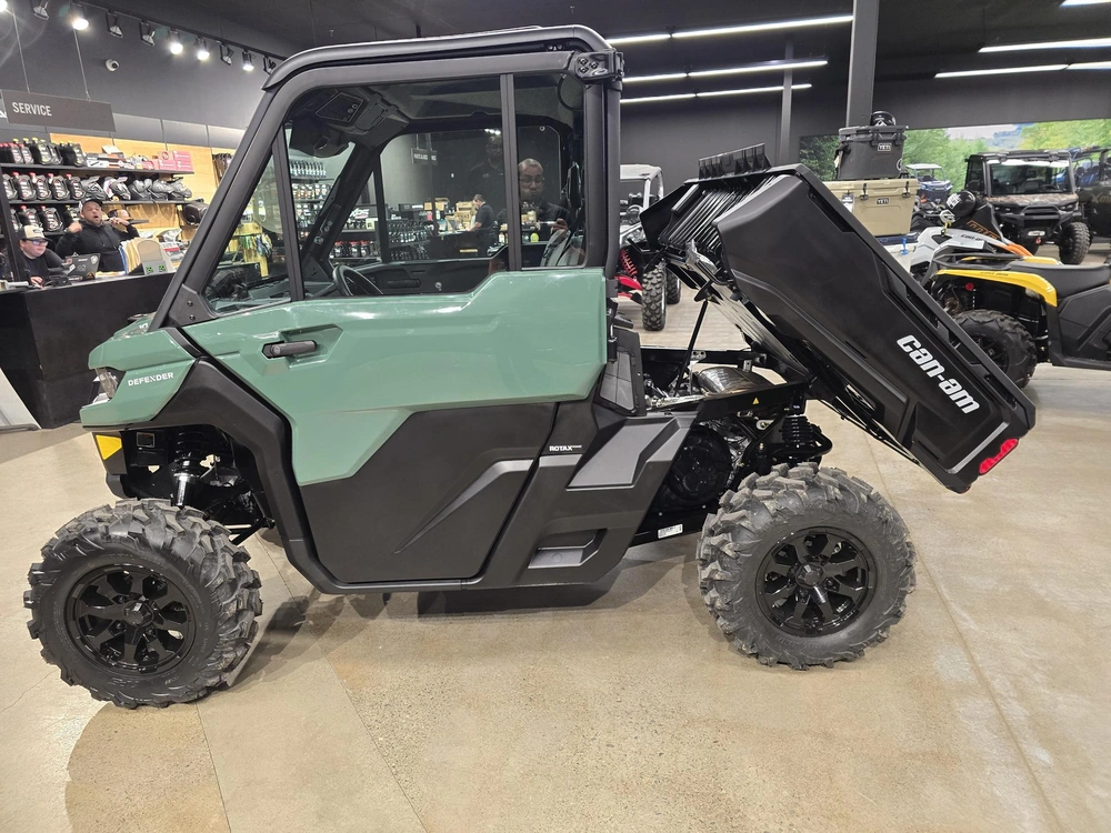 2026 Brp Defender Cab Hd10 alt