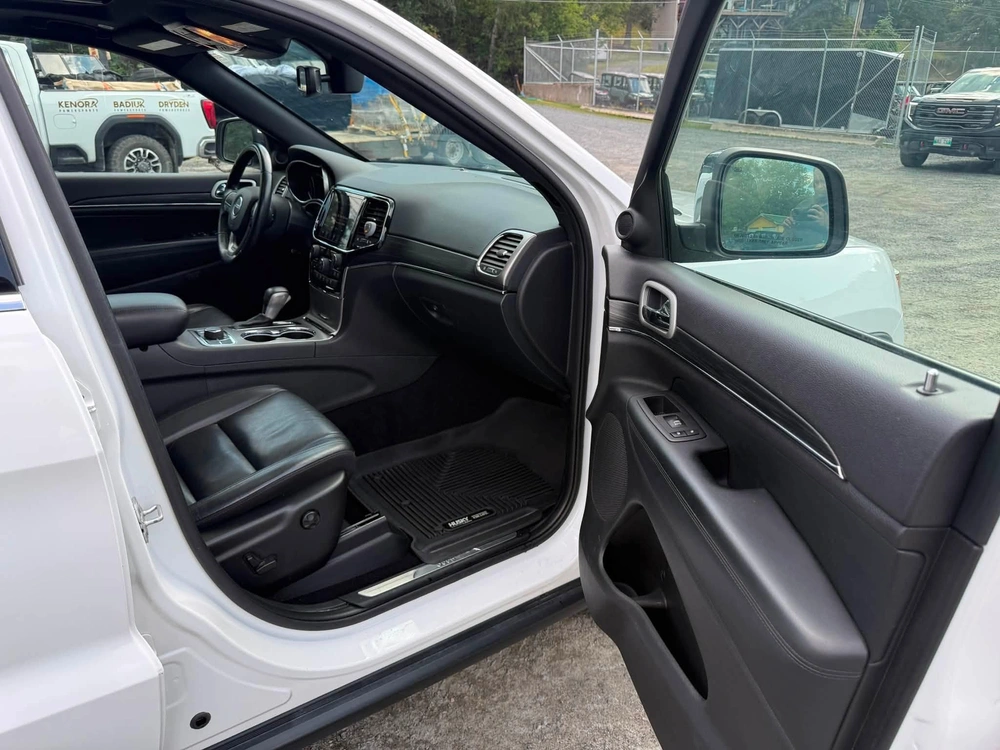 2019 Jeep Limited alt