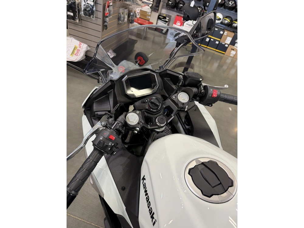 2026 Kawasaki Ninja 500 Se alt