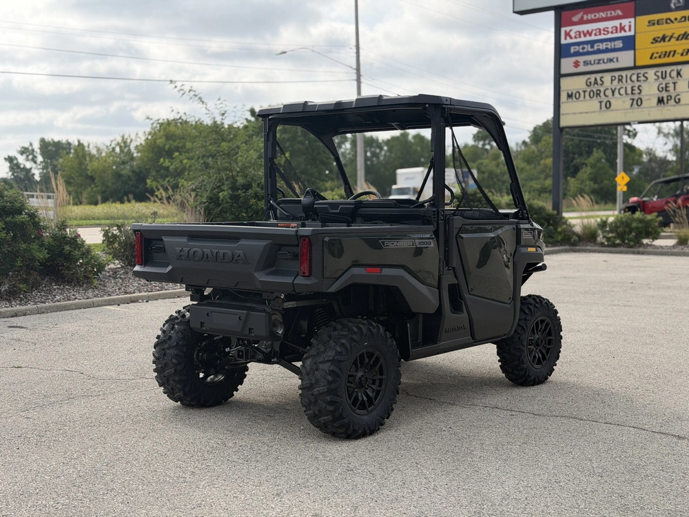 2026 Honda Pioneer 1000 Deluxe