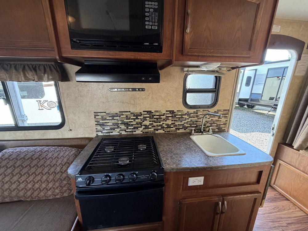Jayco Jay Feather 17z 2011 alt