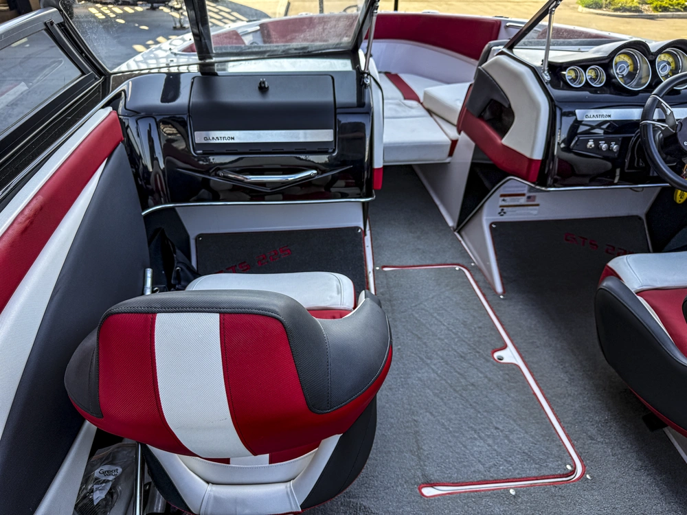 2013 Glastron Gt225 alt