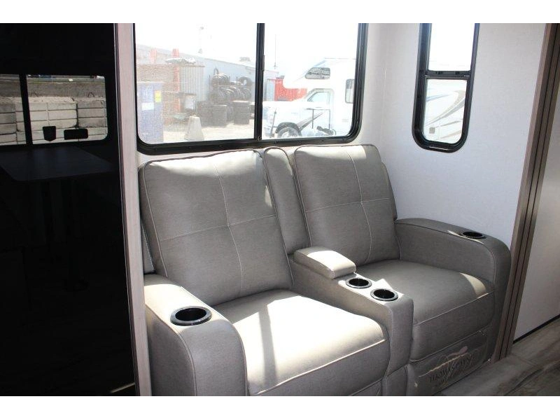 Keystone Rv Coleman 2115rk 2027 alt