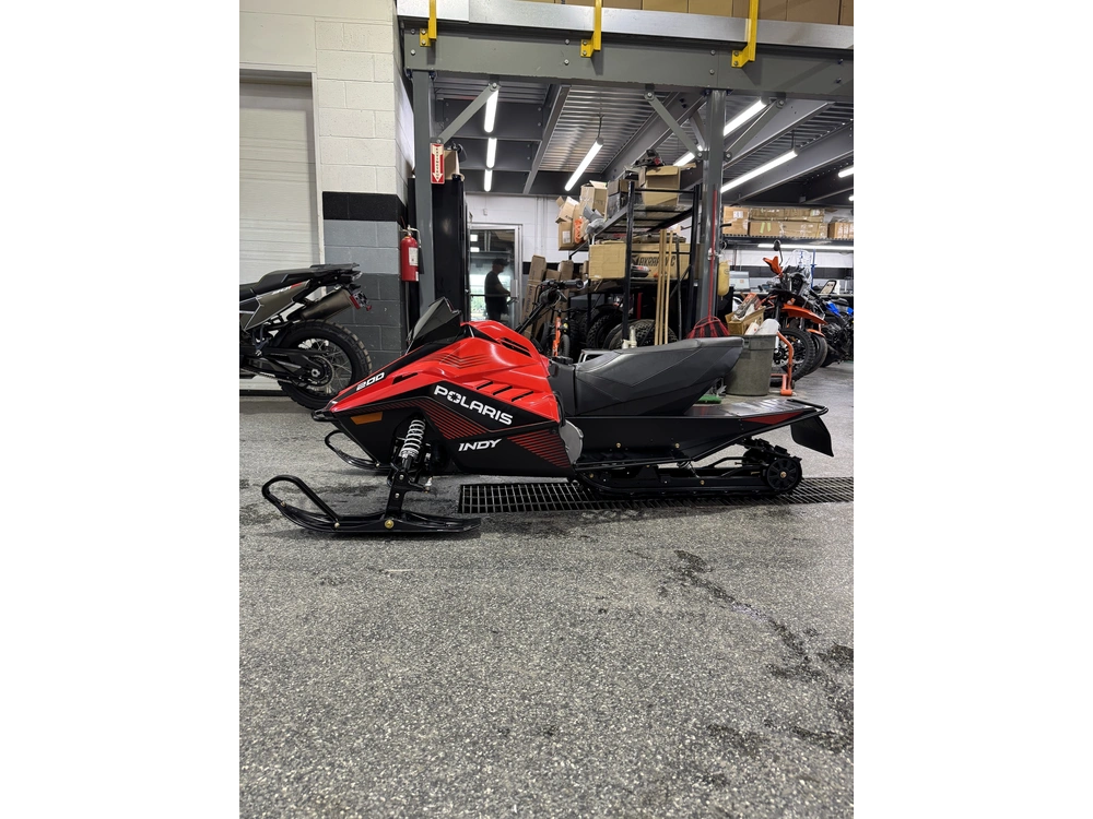 Polaris 200 Indy 2027 alt