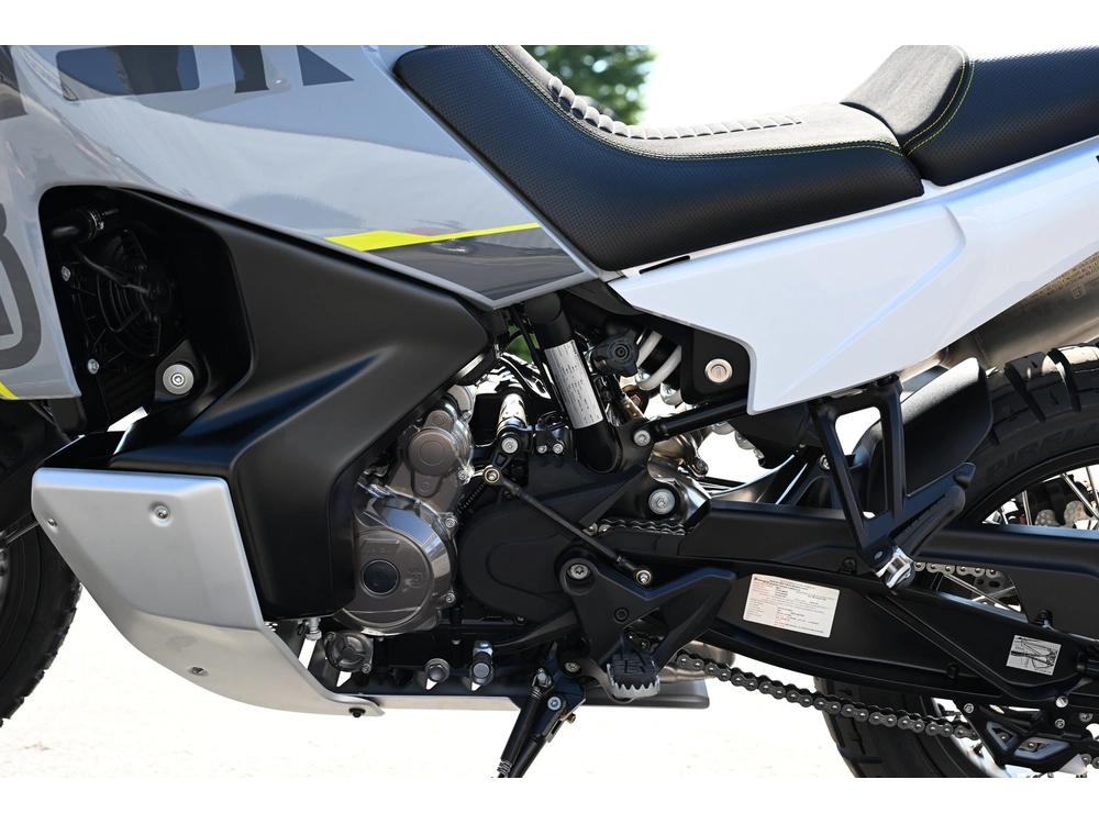 2027 Husqvarna Norden 901 alt