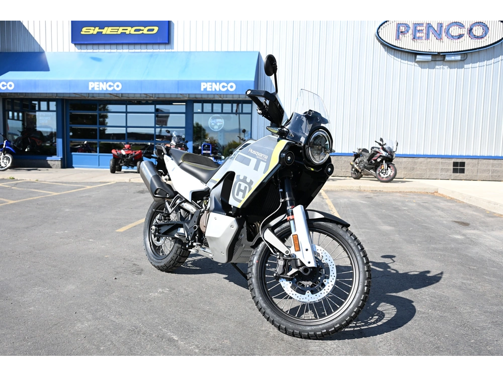 2027 Husqvarna Norden 901 alt