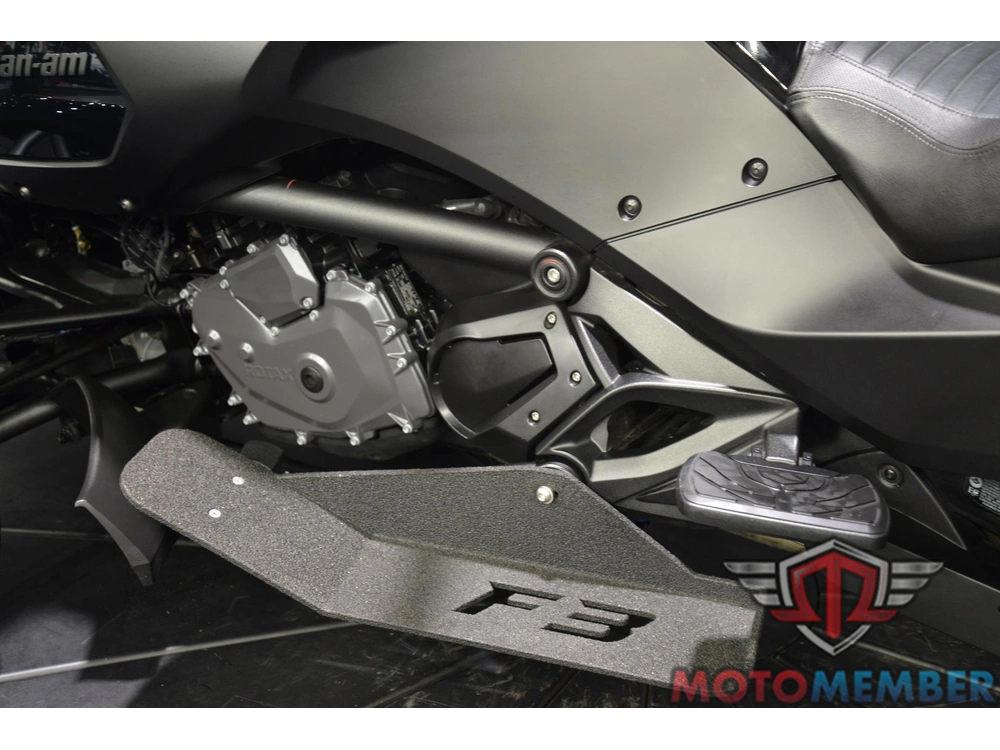 2022 Can-am Spyder F3 Limited Dark Wheels alt