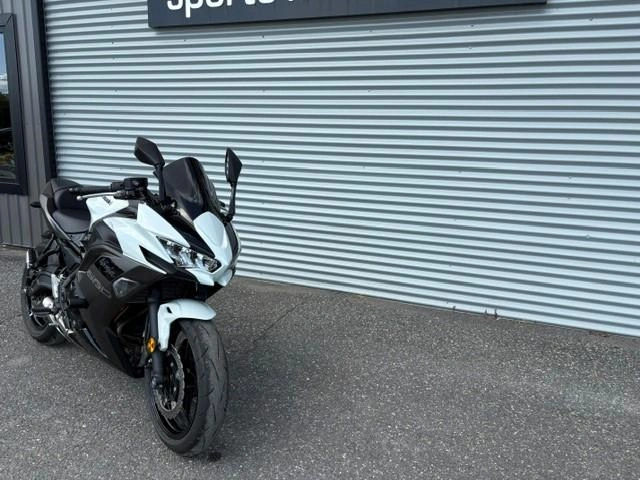 Kawasaki Ninja 650 2023 alt