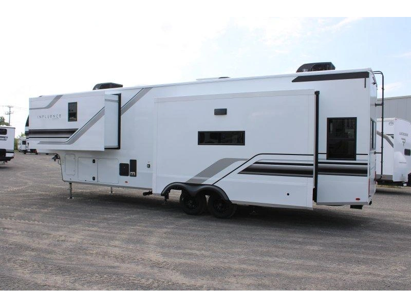 Grand Design Influence 3503gk 2027 alt