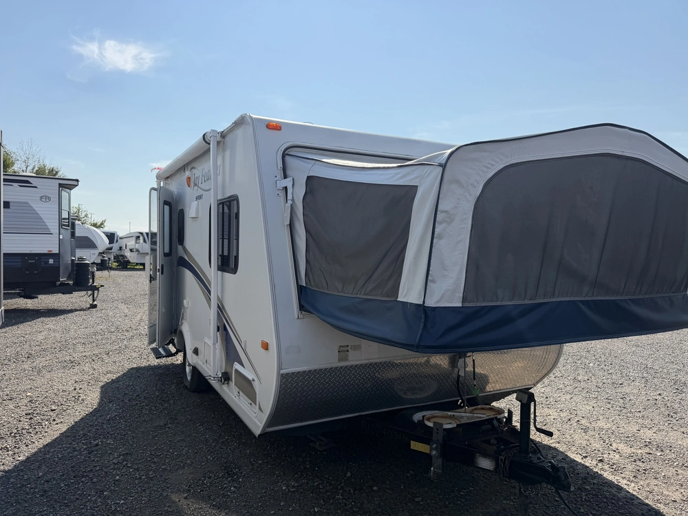 Jayco Jay Feather 17z 2011 alt