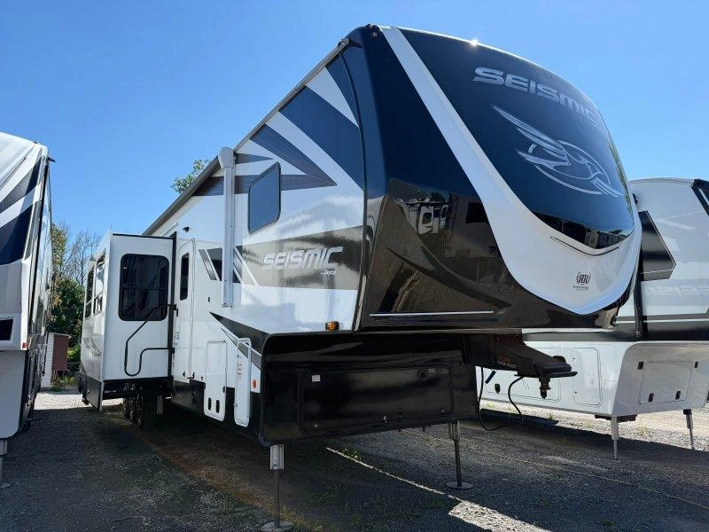 Jayco Seismic 395 2023 alt