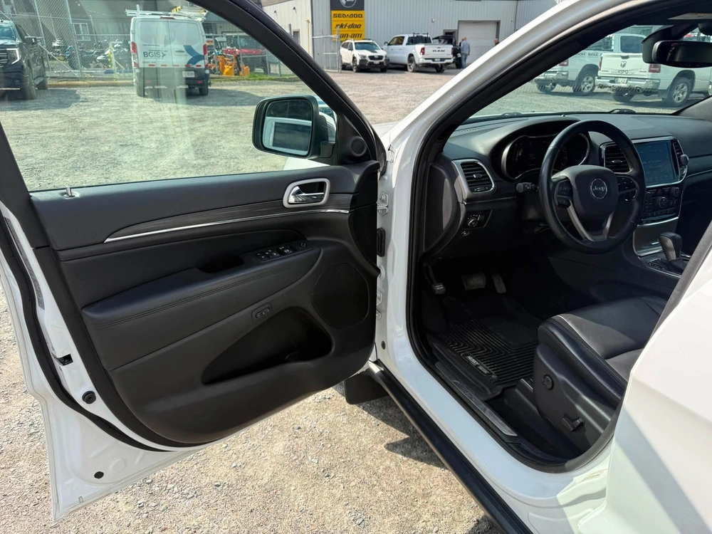 2019 Jeep Limited alt
