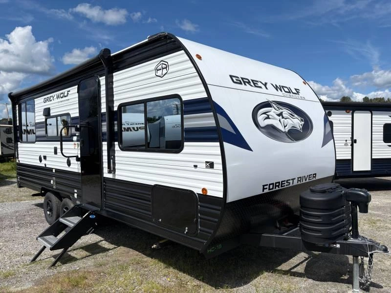 2027 Cherokee Grey Wolf 20 Rdse alt