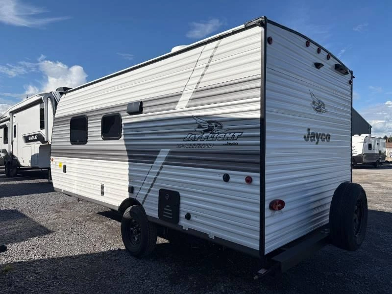 2027 Jayco Jayflight 175fq alt