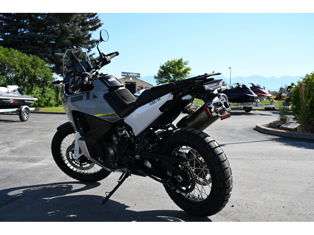 2027 Husqvarna Norden 901 alt