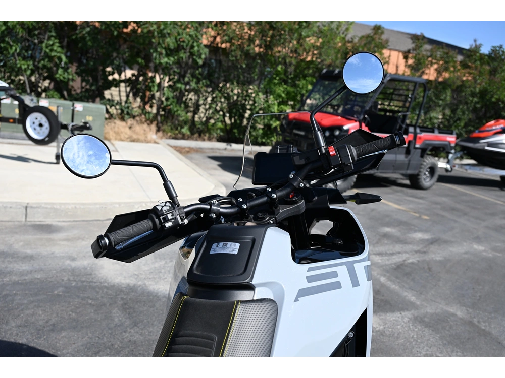 2027 Husqvarna Norden 901 alt