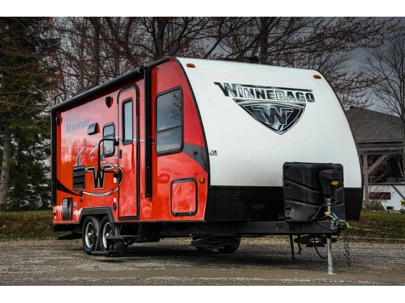 Winnebago Micro Minnie 2106fbs 2018 alt