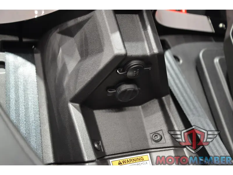 2026 Slingshot R Manual alt