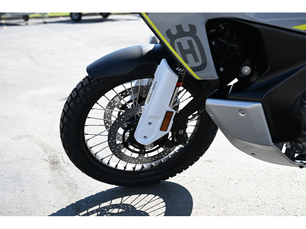 2027 Husqvarna Norden 901 alt
