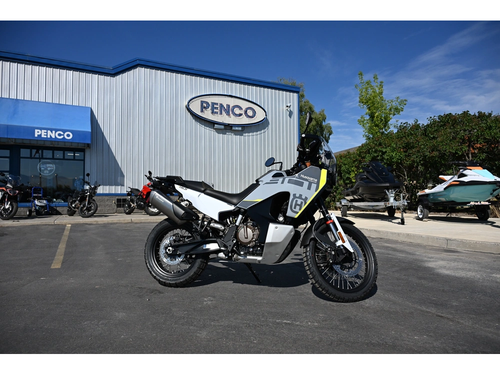 2027 Husqvarna Norden 901 alt