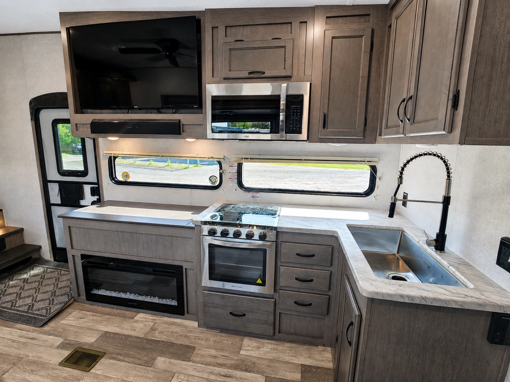 2023 Coachmen Chaparral X Edition 355fbx alt