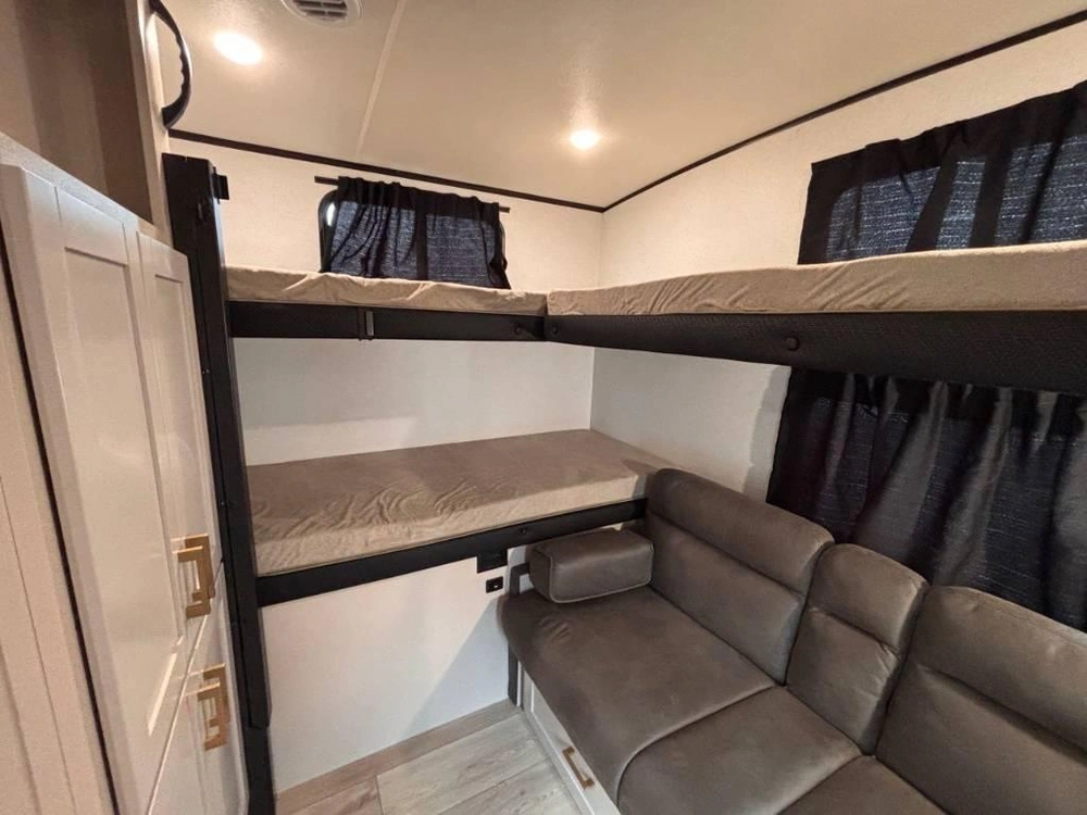 Jayco Jay Feather 29qbh 2027 alt