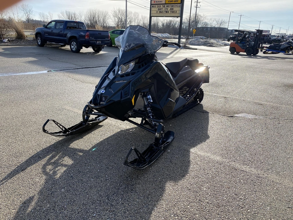 2027 Polaris 850 Indy Xc 137 alt