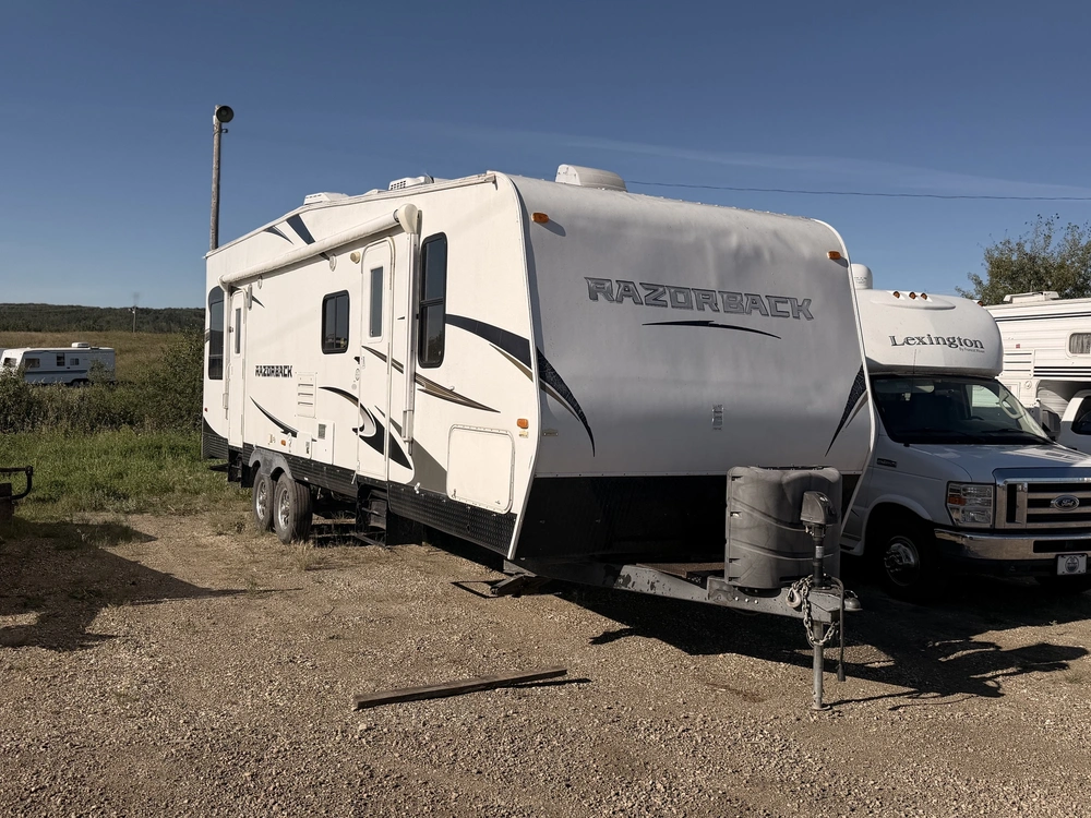 2013 Dutchmen Razorback 2950 Toy Hauler alt