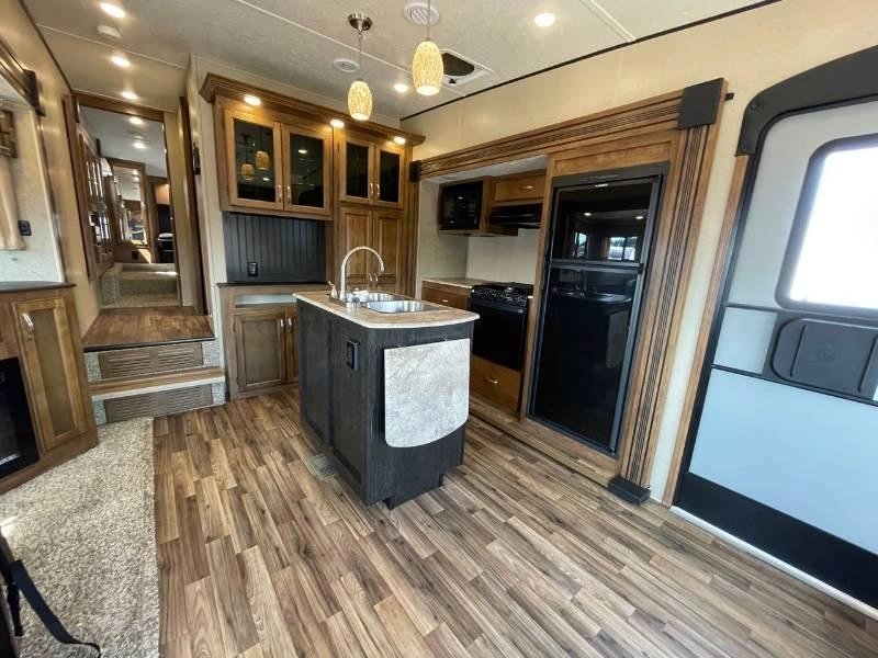 Coachmen Chaparral 28rls 2018