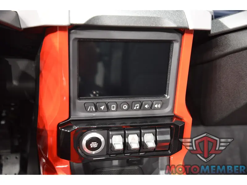 2026 Slingshot R Manual alt