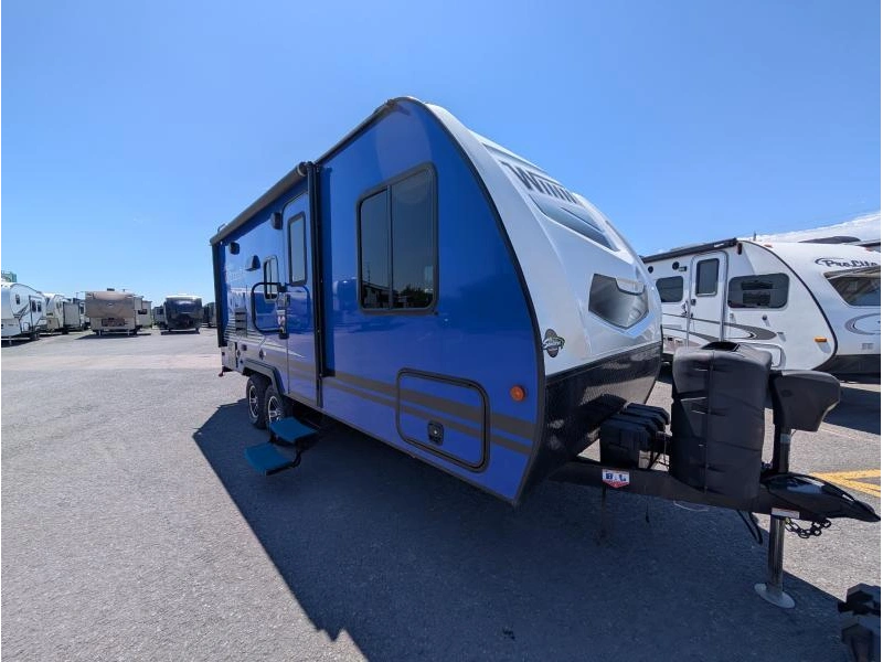 Winnebago Micro Minnie 2108fbs 2020 alt