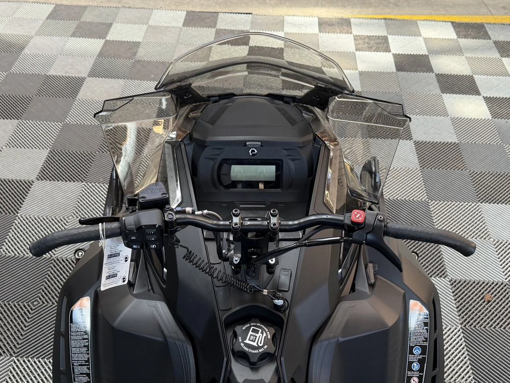 2027 Ski-doo Renegade Adrenaline 900 Ace Turbo R alt