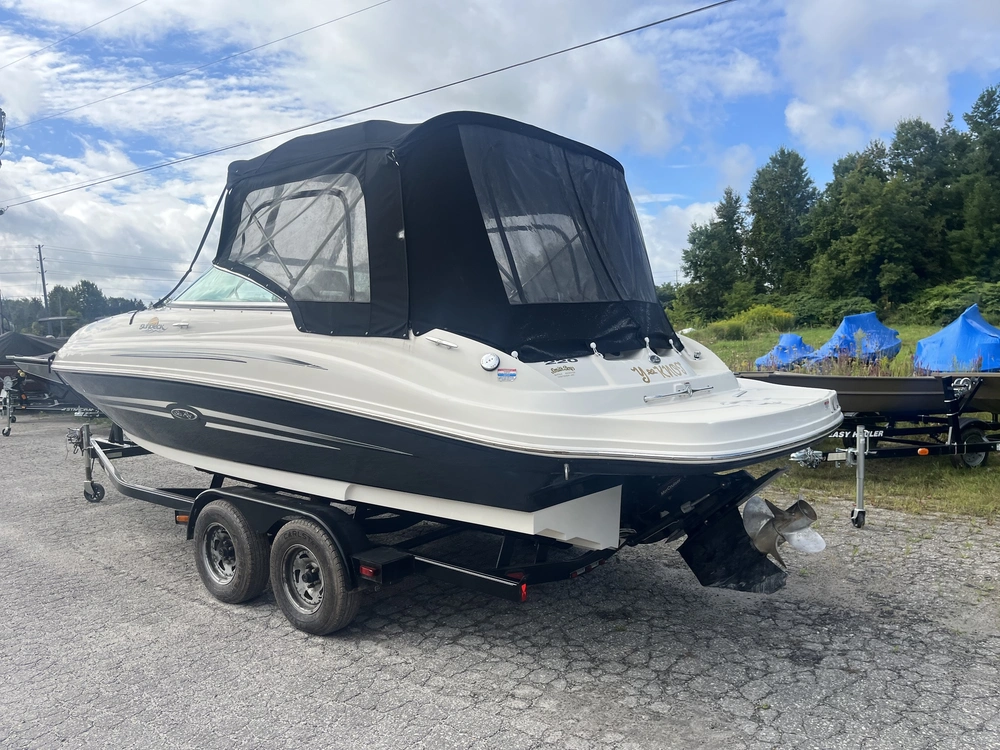 2007 Searay Sundeck 220 alt