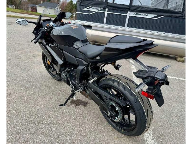 Yamaha Yzf-r7 2026 alt