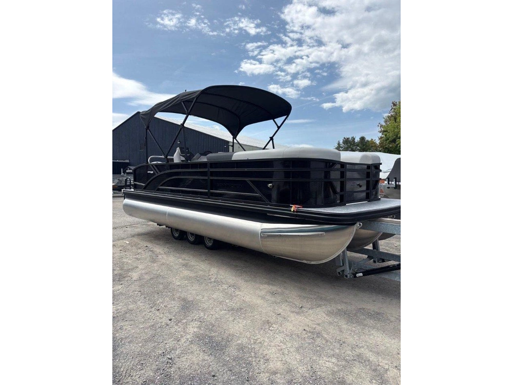 Bennington Marine 22 S-one Swingback 2026 alt