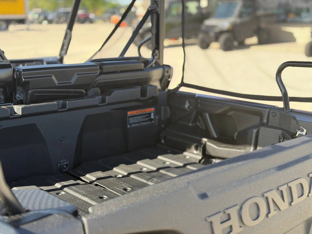 2026 Honda Pioneer 1000-5 Deluxe alt
