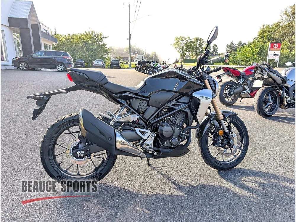 2021 Honda Cb 300 Moto Standard Urbaine Légère Débutant Novice A2 Naked Rétro Ville Économique Entretien Fait Pneus Neufs Z400 Mt-03 Duke G310r alt
