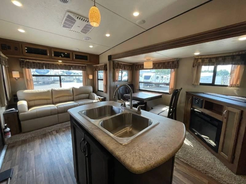 Coachmen Chaparral 28rls 2018