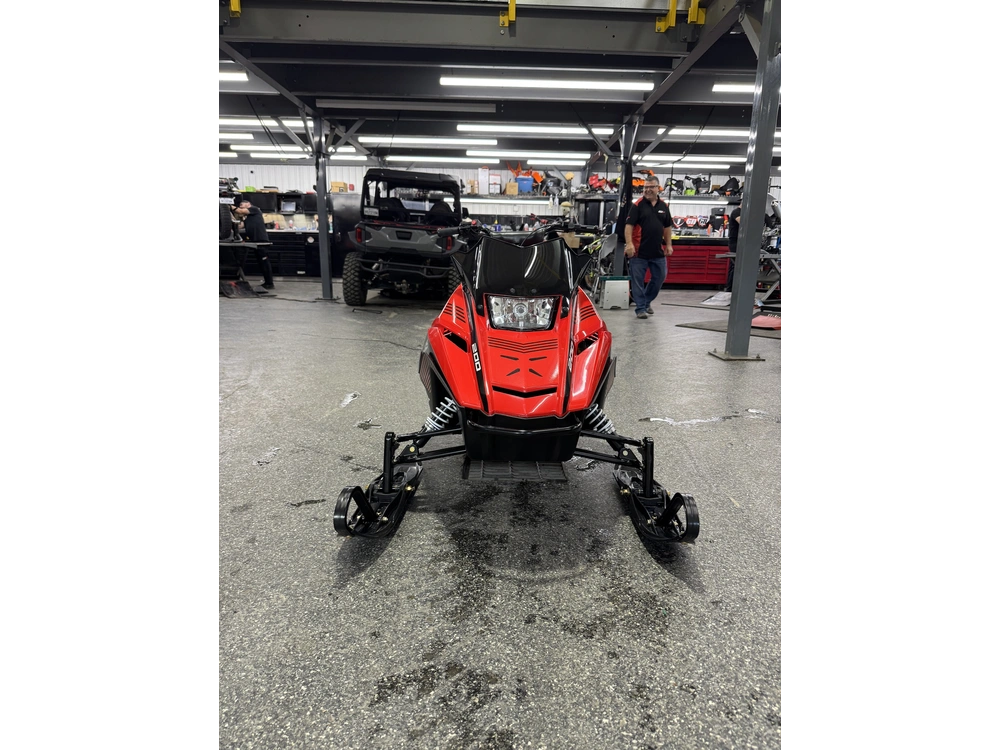 2027 Polaris 200 Indy alt