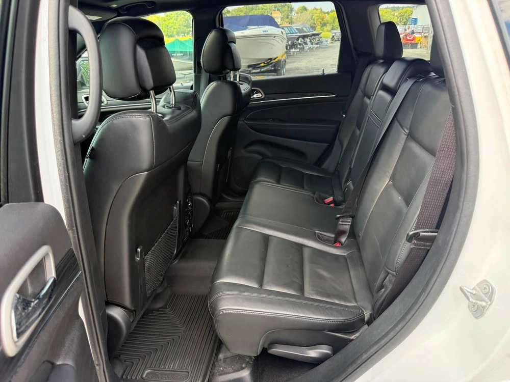2019 Jeep Limited alt