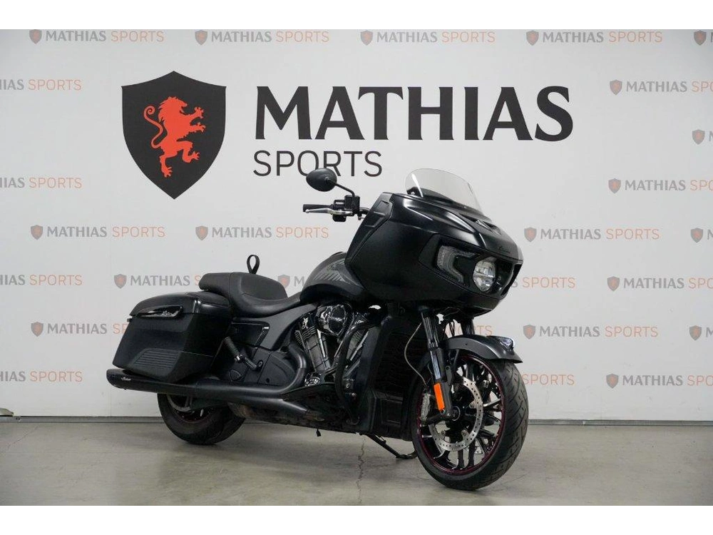 2020 Indian Motorcycle Challenger Dark Horse alt