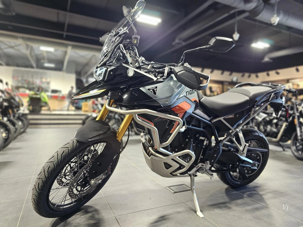 2026 Triumph Tiger 900 Rally Pro Desert Edition alt
