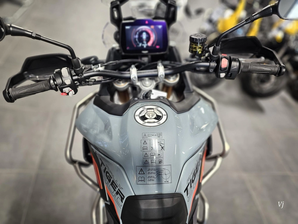 2026 Triumph Tiger 900 Rally Pro Desert Edition alt