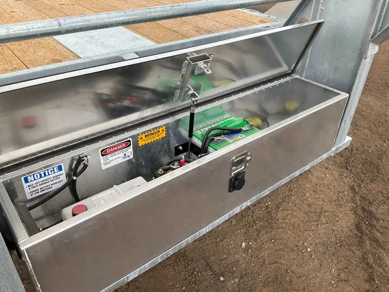 Canada Trailers 8.5x26 10.5 Ton Galvanized Gooseneck Hydraulic Tilt Trailer 2027