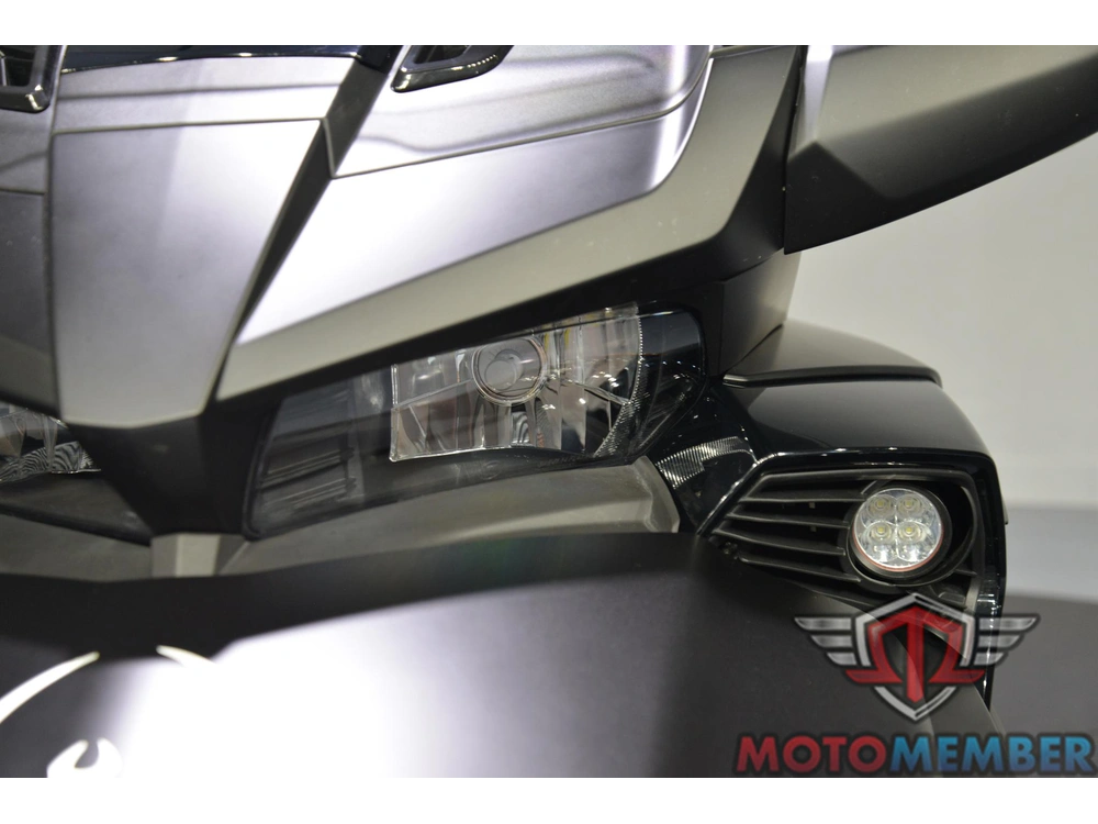 2022 Can-am Spyder F3 Limited Dark Wheels alt